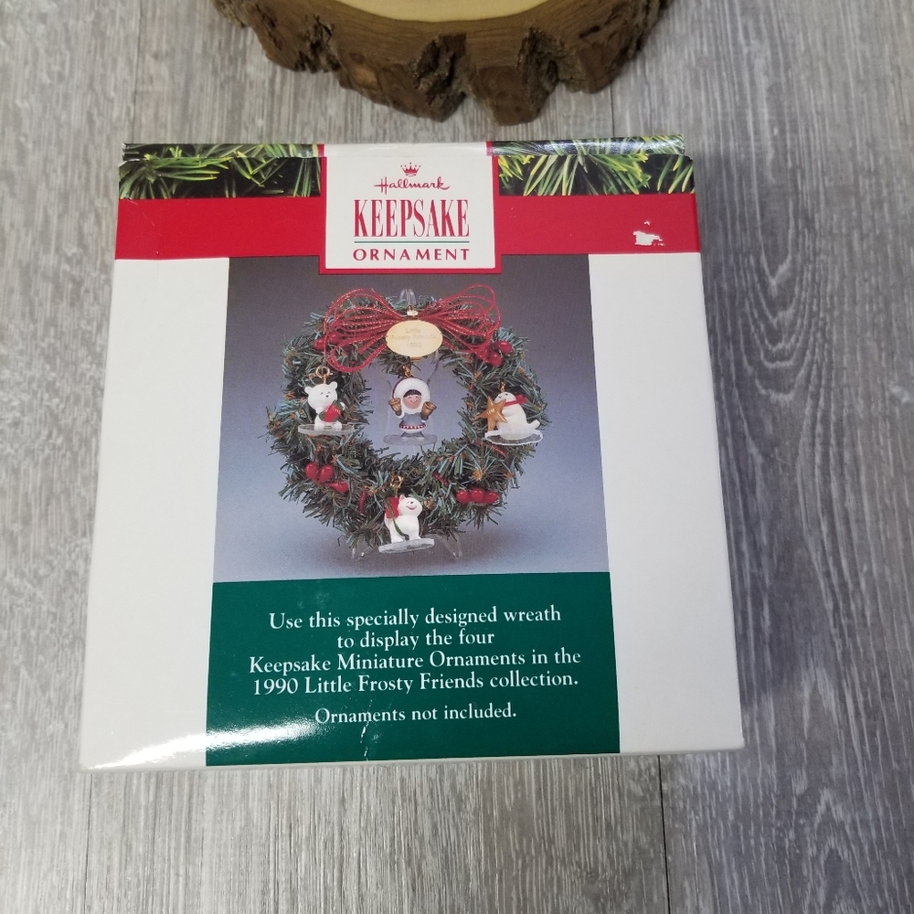 Hallmark Frosty Friends wreath - Picture 3 of 8